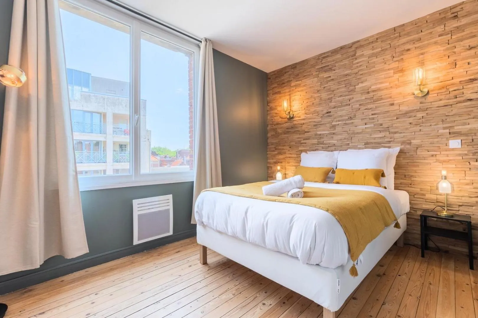 Charming 2 Bedroom Apartment - Old Rijsel