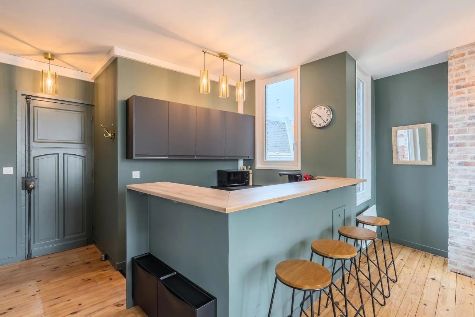 Charming 2 Bedroom Apartment - Old Rijsel Frankrijk