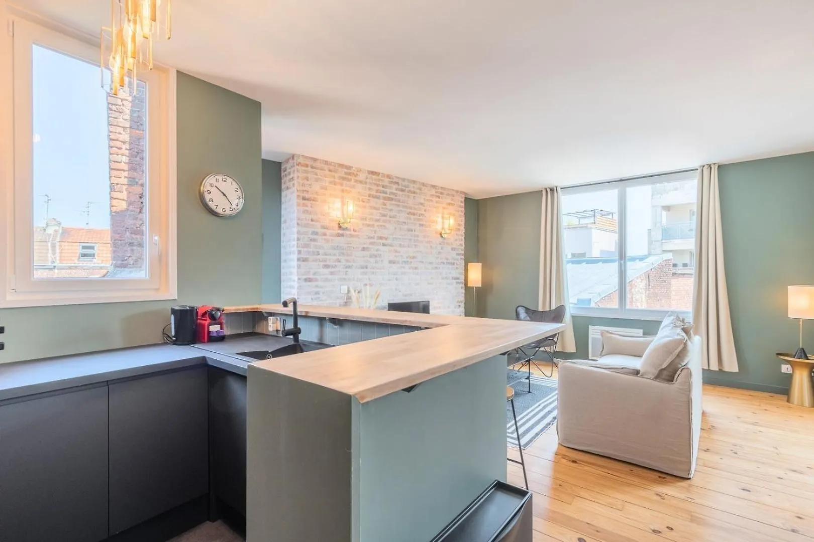 Charming 2 Bedroom Apartment - Old Rijsel